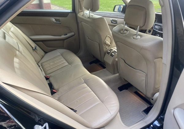 Mercedes-Benz Klasa E cena 38800 przebieg: 285000, rok produkcji 2011 z Mława małe 529